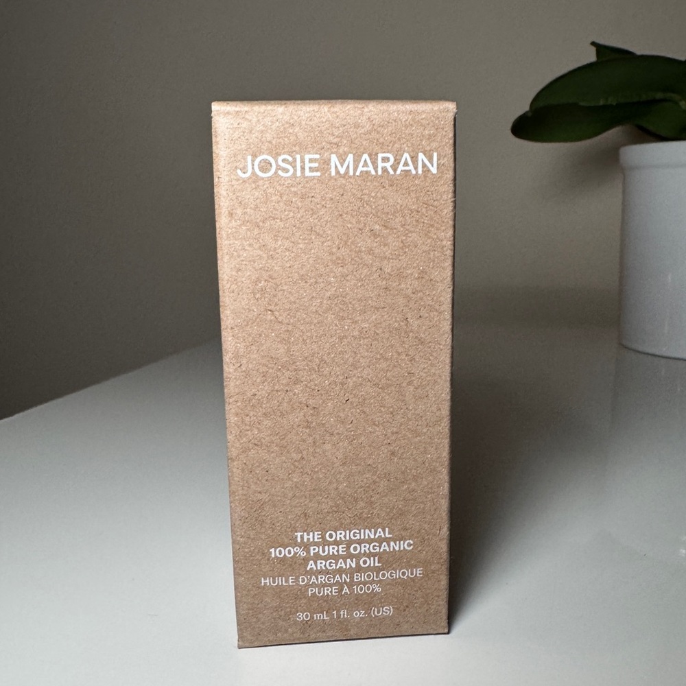 Josie Maran 
The Original 100% Pure Organic Moisturizing Argan Oil